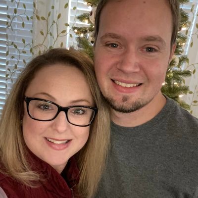 lara74534806's profile picture. Mom. Less than normal. Person.