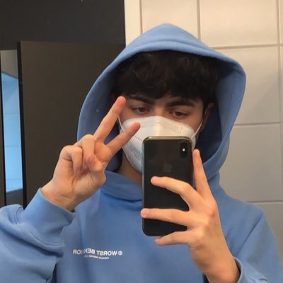 floviay's profile picture. 