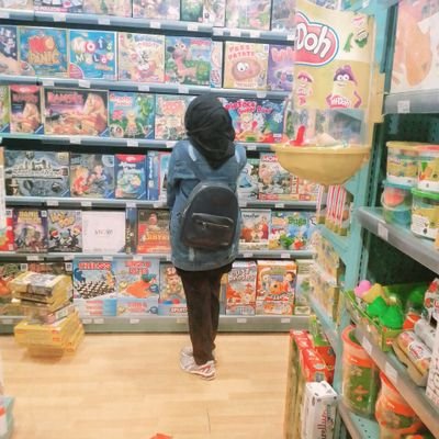 KhadijaAyche's profile picture. la vie comme un bateau sans direction ⬆️⬇️