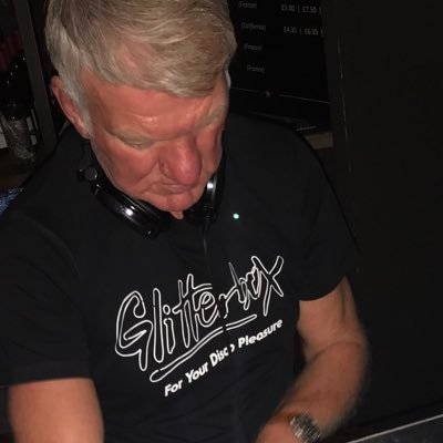 Radio Presenter & DJ Playing Funky House, Disco, Funk plus Classic & Neo Soul Steppin’Out Sunday 8-10pm station manager @ https://t.co/FICj5wHWTe 🎧