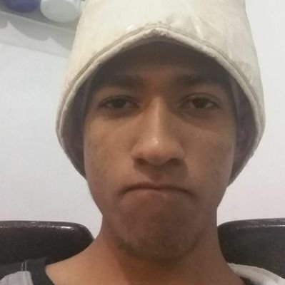 Gugaa_Vinii's profile picture. Se a classe operaria tudo produz,a ela todo mel é por direitinho