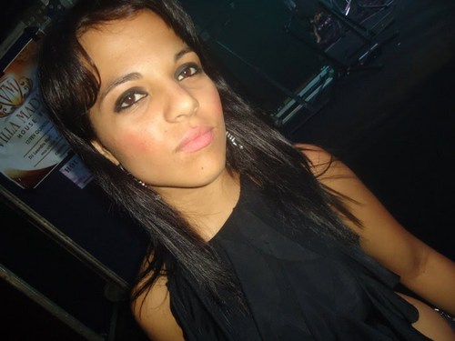 michelee, confeiteira , 19 anos , faculdade na feb :)