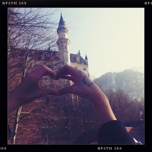 feel_fearless's profile picture. 