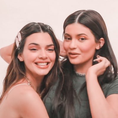 Kendall & Kylie fans. Supporting the Jenner and Kardashian family.