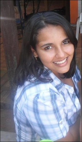 Uma garota que procura viver o hoje, com enormes planos para o amanhã, contudo, com a certeza de que os maiores e melhores sonhos são aqueles que vem de Deus.