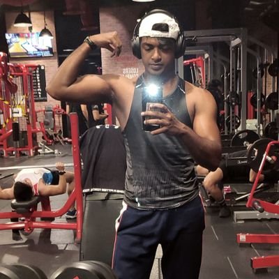 josephwill28's profile picture. workaholic / Gymaddicts / foodie /occasionally a party freak ❤️🇲🇾🇸🇬