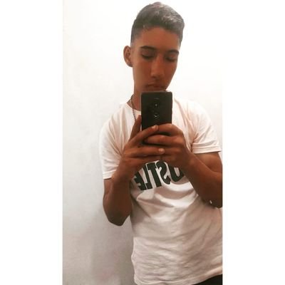 16 años
jugador de futbol⚽️
colon de santa fe ❤🖤❤
14/08/04🎂
04/07/14😇🥺