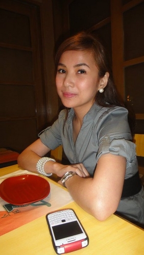 wife and mother of two wonderful kids, found happiness in secrecy of a business opportunity that pays her a tremendous amount that she can’t resist.