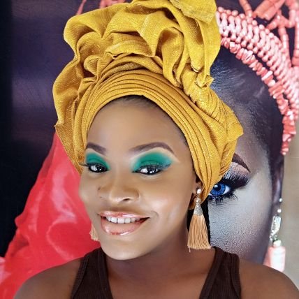 doris_ukoh's profile picture. Artist 🎨 
Multi talented, 
Bold, Enthusiastic,
Selfless, Ambitious, 
Resilient, Creative, 
Box of Awesomeness.