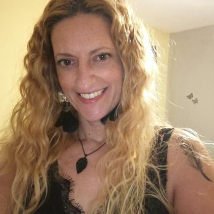 SandrinebSousa's profile picture. Prof. 🤩🤩