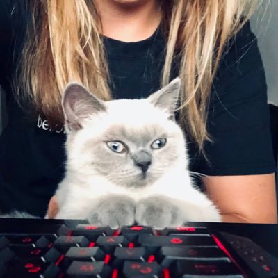 n4ncy8's profile picture. catlover ~ runner ~ cyber sec ~ boardgames