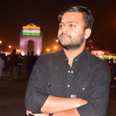 @मैंने लोगों को #सच तोलते देखा… अक्सर सच्चाई का #यकीन दिलाने वालों को, #झूठ बोलते देखा…!!
