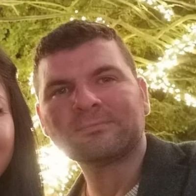 Stone mason, loves positive progressive politics & Everton, Oh & terrible @ spellin