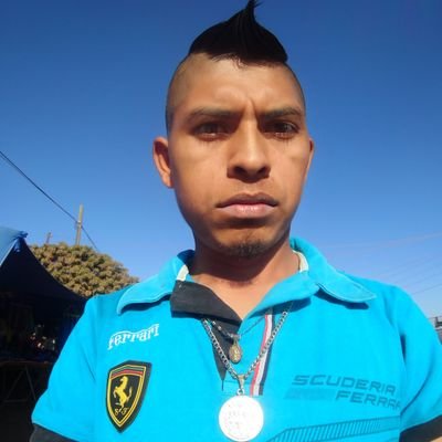 Soy un joven educado y igenico  k me gusta respetar a todas las persona y también me gusta empezar con platicas nada de prisa