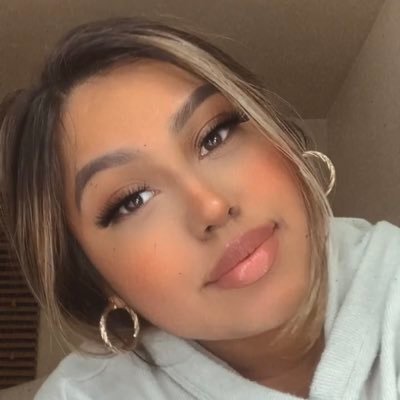 regiiinaa_'s profile picture. ♊️ | Sac state ‘22