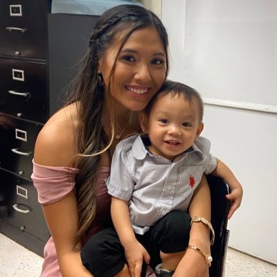 caromae1995's profile picture. S M i L e & m o v e|UCF Alum|🍎