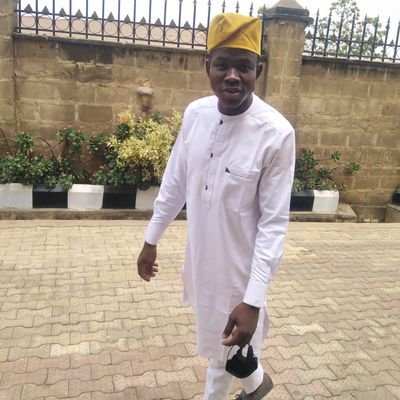 zynaluga's profile picture. Vet, Positive thinker, Art(Sound, Visual, Written) lover,  Believer and Mobile library volunteer @mayeinorg