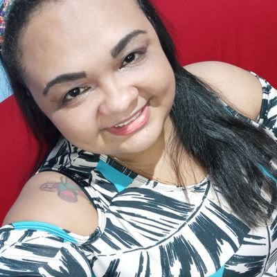 Natdayana's profile picture. Enquanto uns buscão o sentido da vida.Eu vivo ela.#