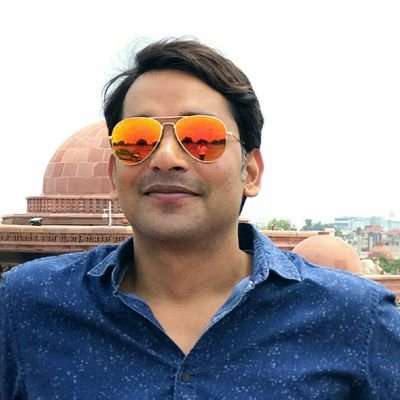मेरा व्यक्तित्व मै हूँ और मेरा व्यवहार आप पर निर्भर करता हैं।