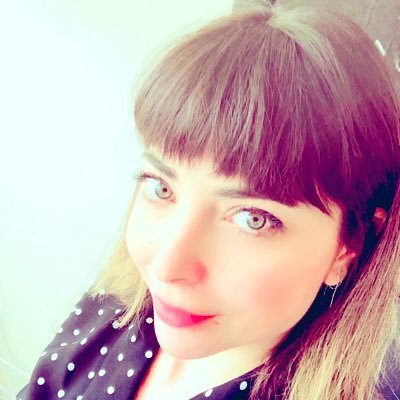 intihara meyilliydim zaman zaman ağır bunalımlara giriyordum kalabalığa ve özellikle de sıraya girip beklemeye tahammülüm yoktu...