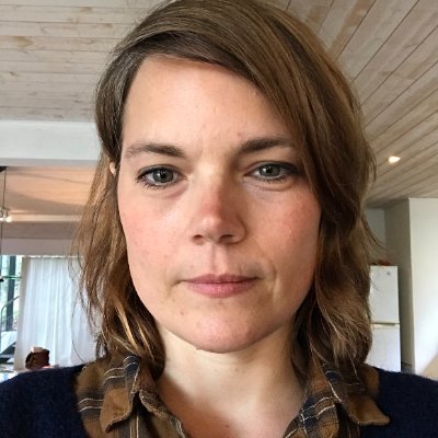 lartsur1fil's profile picture. Auteure et rédactrice dans les secteurs de la #culture #photo #litterature #création
(CM @divergenceimages)