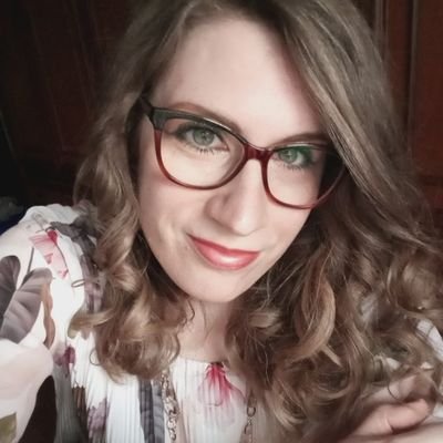 DittadiViviana's profile picture. Dal mondo dell'hôtellerie al copywriting per inseguire una passione... Ci sarebbe molto da dire 🤓