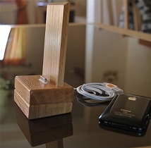 Fabricant de dock en bois pour Iphone et smartphone Androïd ( http://t.co/fm1IgINI1p )