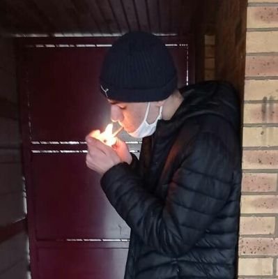J'aperçois les cops mais la j'ai beaucoup fumé, la flemme de courir🔗🎤