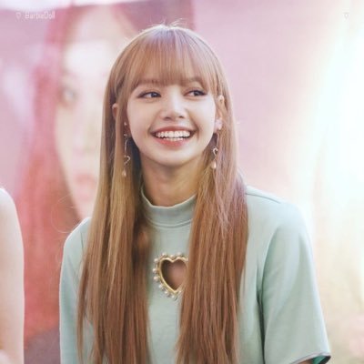 Busy | semi Inactive | Lisa jailed me to kpop