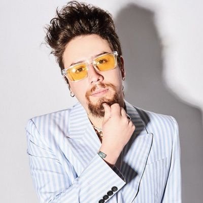 𝟗𝟏'𝐬 (..) Le escribo a los recuerdos con la esperanza de encontrarte. Youtuber aveces y borracho siempre.