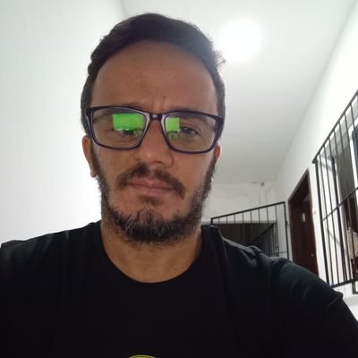 yasminneto29's profile picture. 