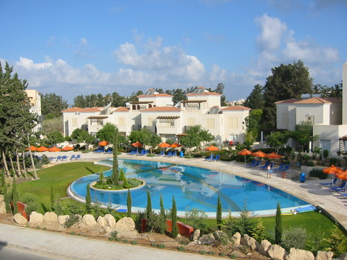 Luxury Holiday Accomodation in Paphos Cyprus, minutes from beaches, shops, nightlife and harbour