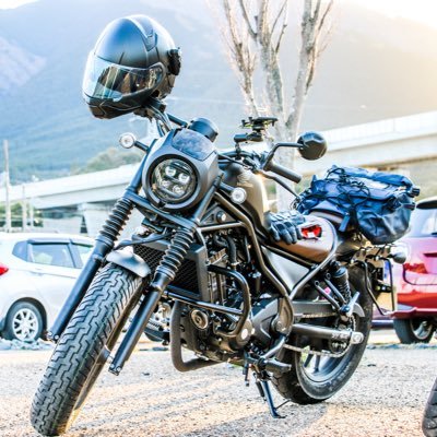 バイク乗り始めました。 カメラ好きなのでかっこいーの撮りますよ！ 26歳会社員、仕事で滋賀にいます。