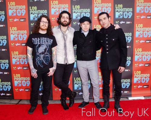 FallOutBoyUK's profile picture. We are the (un)official Fall Out Boy UK team!