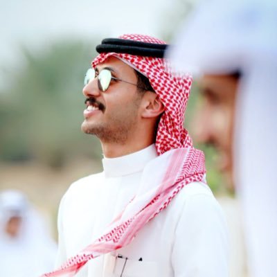 كن عكازًا لساقٍ مبتورة لا تستطيع السير وحيدة ، حدقة.. لعينٍ ضريرة لا ترى الطريق، كن طيبًا رغم سوء الآخرين.