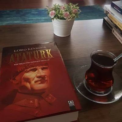 Zafer, 
...Zafer benimdir... diyebilenindir. Başarı ise, ...Başaracağım... diye başlayarak sonunda
...Başardım... diyebilenindir.

....Mustafa Kemal ATATÜRK....