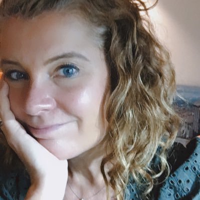 Journaliste française (ex @lexpress). Responsable d'édition web à @pointdevue