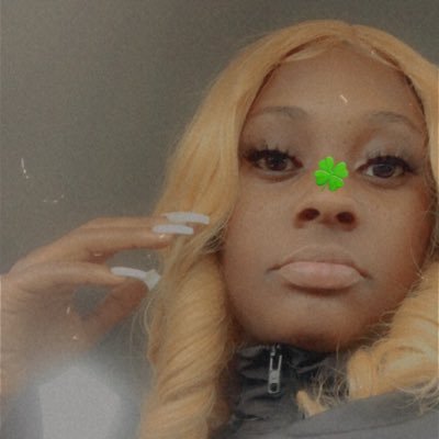 Right Idea 💡 Wrong Bitch 👭🌈#IG:@JussssCarolyn_ Single 🖤 Future Lpn
