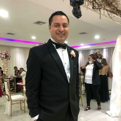 Creyente de un Dios sobrenatural👐/Padre y esposo enamorado💏/luchador💪