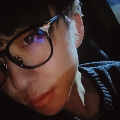 🌏JPN/OSAKA 📍1996(H8) 《Fラン社長》大阪で会社経営してます💡/ Fランク大学(桃山学院大)卒でも起業して1期目から年商億いきます🔥 / 🔸会社の立上げ関わりたい人募集してます(大学生可)🔸