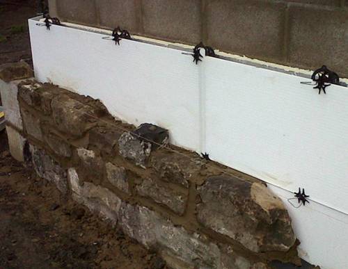 The CAV-FORM SYSTEM is an innovative and cost effective system for protecting both MASONRY and TIMBER FRAME built cavity walls from debris and moisture