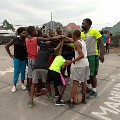 🏀⛹️je suis coach 🏀 fondateur de l'Académie Jeunesse Nouveau Basket🏀 (JnB)🏀⛹️ 🇨🇩Ré Démocratique du Congo, ⛹️🇨🇩à l'Est du pays au Nord-Kivu, à Goma🇨🇩⛹️