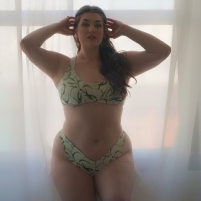 Be honest, did you think SpongeBob’s parents were cookies, or did u know they were sponges all along? body posi IG @GlowyWithChloe