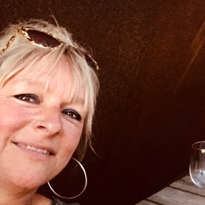 slachtoffers van mensenhandel, ondersteunen van vrouwen die in de prostitutie werken, stichting HUNTU KU NOS 😀🙌🏻❤️🩹en 💚🤍fc Grunn