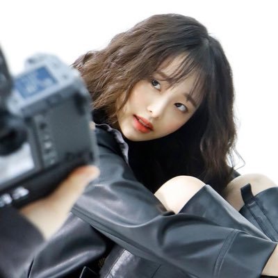 kjwfiIe's profile picture. for loona’s #CHUU 🐧