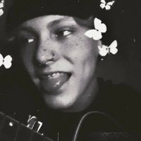 Vi (@vicenzomp0) 's Twitter Profile