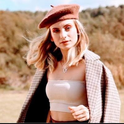 CemrreSolmazz1's profile picture. 