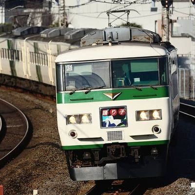 函館在住で気ままに鉄道写真を撮ってます！
静岡県伊豆出身。2019年には特急「踊り子」をテーマに写真展も開催しました。機材はD800EとD850で、インプレッサG4（DBA-GJ3）のMT車に乗ってます。
お気軽にフォローしてください。