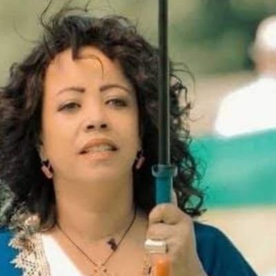 je suis une chanteuse Ethiopian mais je suis aussi intéressée par la politique Ethiopian