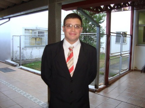 Uma pessoa de 19 anos, estudante do quinto período de Direito da Unifenas, apaixonado pela vida e pelo Cruzeiro!
